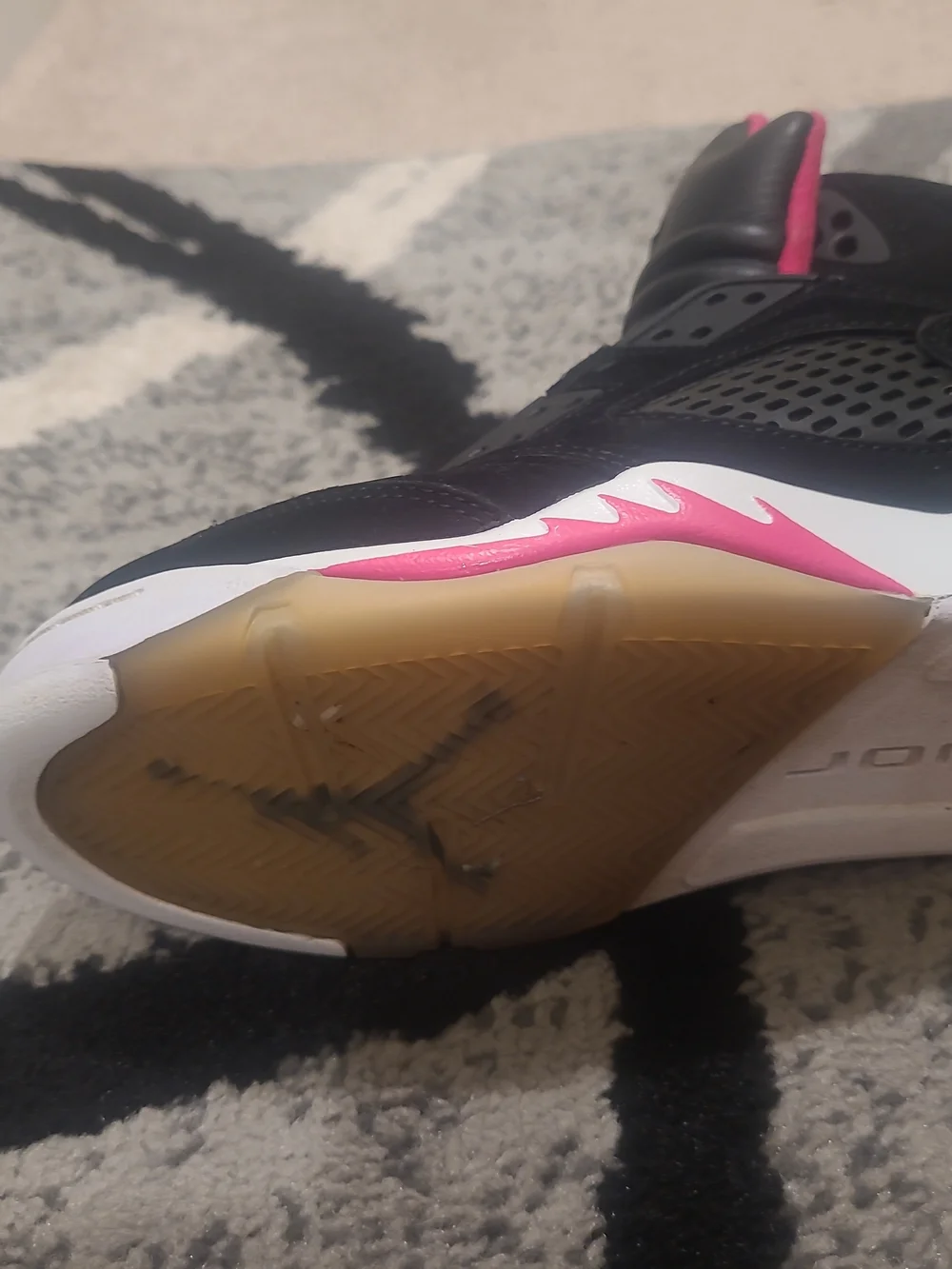 Air Jordan 5 Retro GS 'Deadly Pink' Size 5Y Missing One Lace